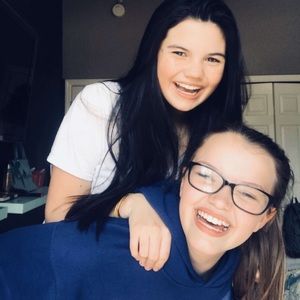 Meet your Posher, Mae lynn